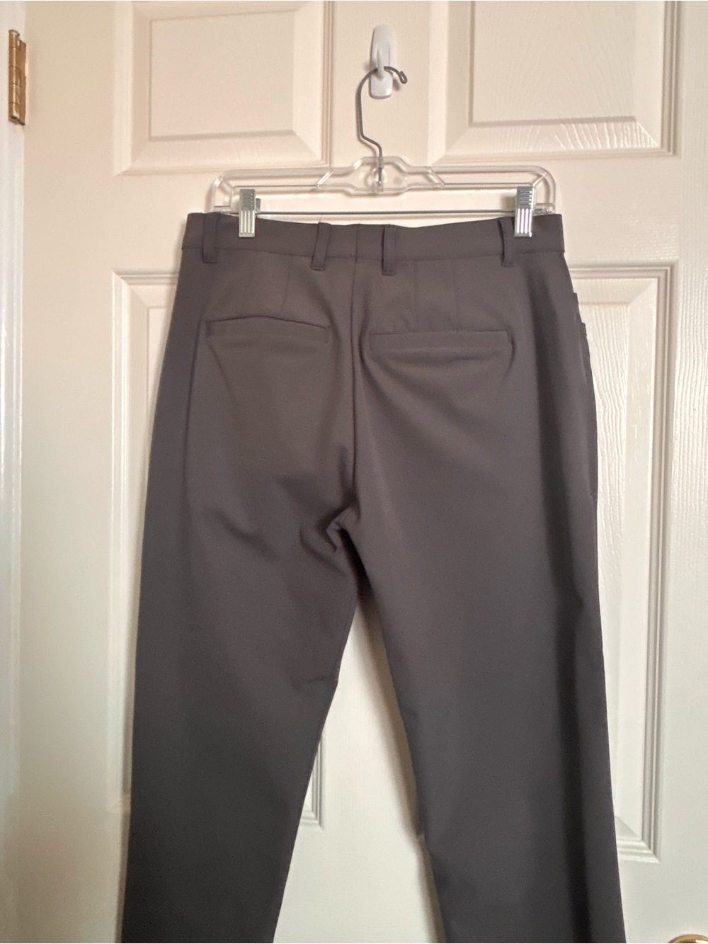 State & Liberty Men’s athletic fit tech chino charcoal NWOT - Picture 6 of 9